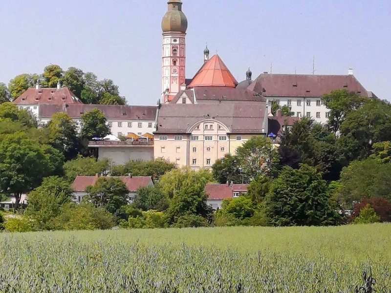 Zwiebelturm der Klosterkirche (Juni 2022)