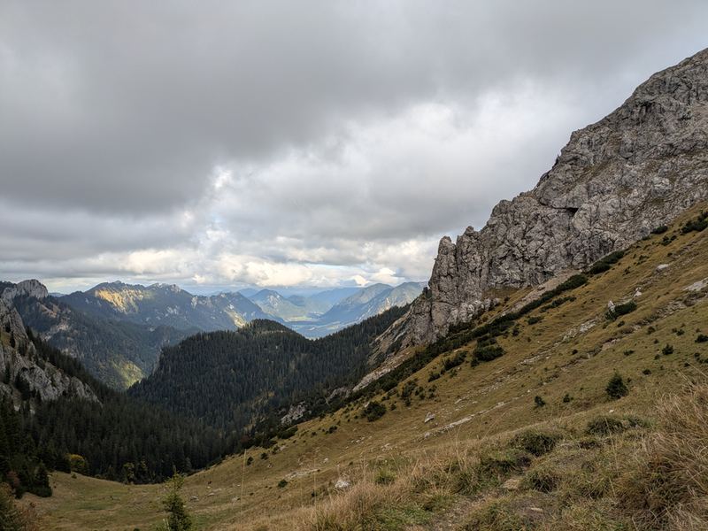 Am Lösertaljoch: Blick hinab ins Tal