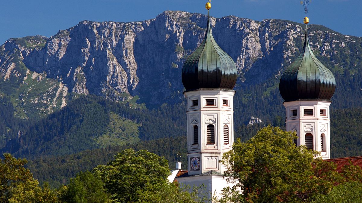 Die Nordwand über dem Kloster Benediktbeuern