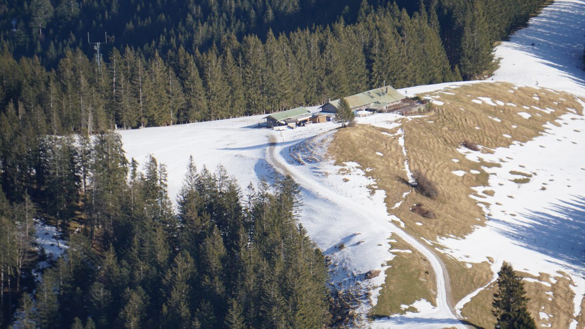 Blick vom Fockenstein zur Aueralm über dem Tegernseer Tal
