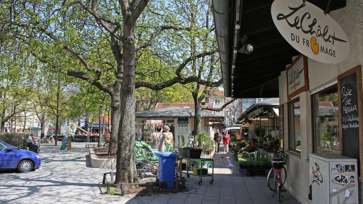 Marktstände am Elisabethmarkt in Schwabing
