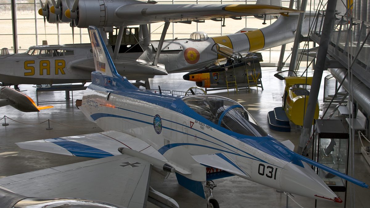 Versuchsflugzeug X-31 in der Flugwerft Schleißheim