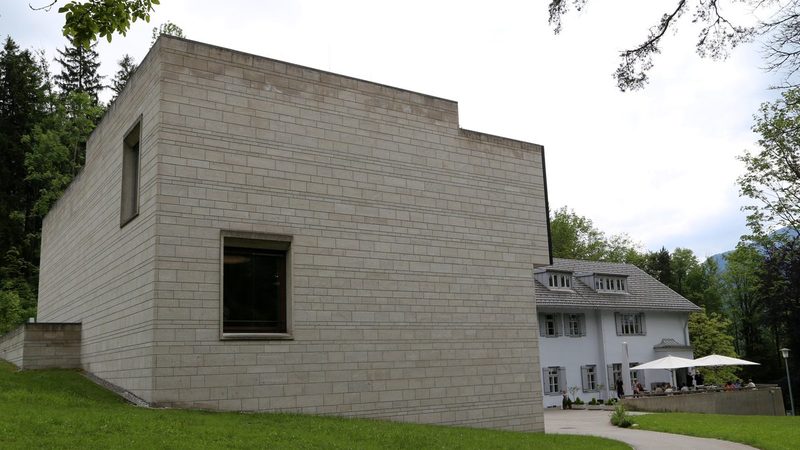 Das Franz Marc Museum über dem Kochelsee