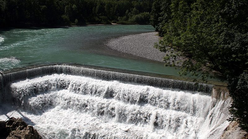 Der Lechfall bei Füssen, überspannt vom Maximiliansteg