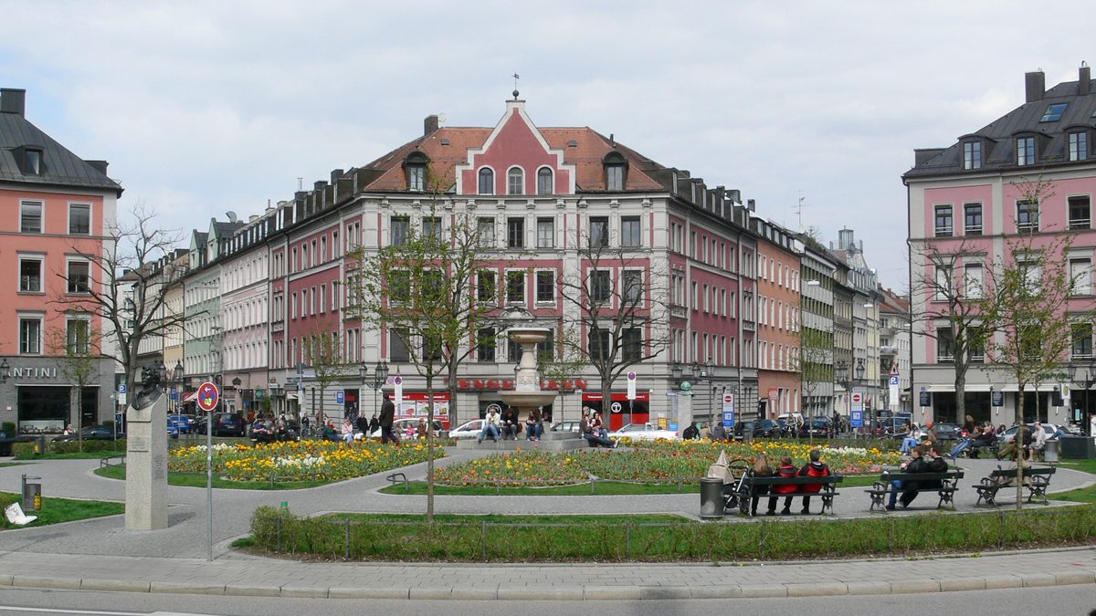 Blick vom Staatstheater über den Gärtnerplatz
