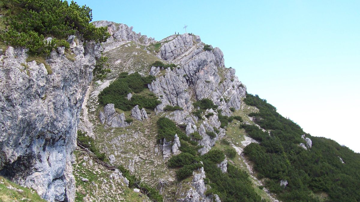 Der Gipfelbereich der Kramerspitz über Garmisch