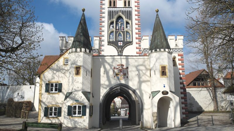 Das Bayertor von 1425 am oberen Ende der Landsberger Altstadt