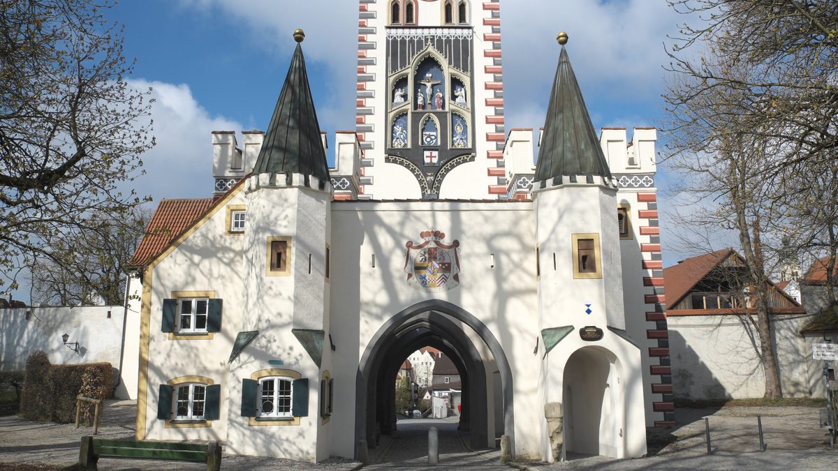 Das Bayertor von 1425 am oberen Ende der Landsberger Altstadt