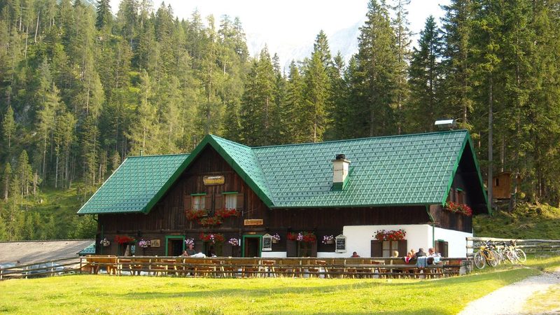 Die Möslalm im Gleirschtal mit langer Sonnenterrasse