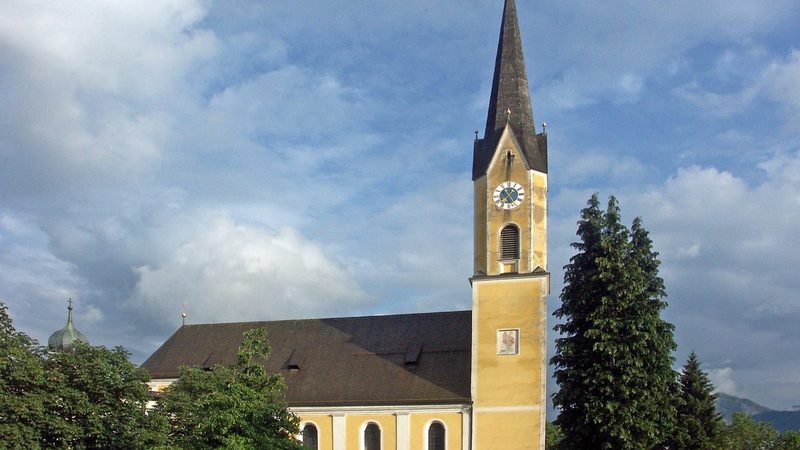 Die Pfarrkirche St. Sixtus in Schliersee