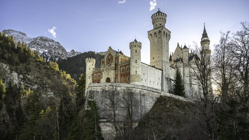 Schloss Neuschwanstein über dem Pöllattal