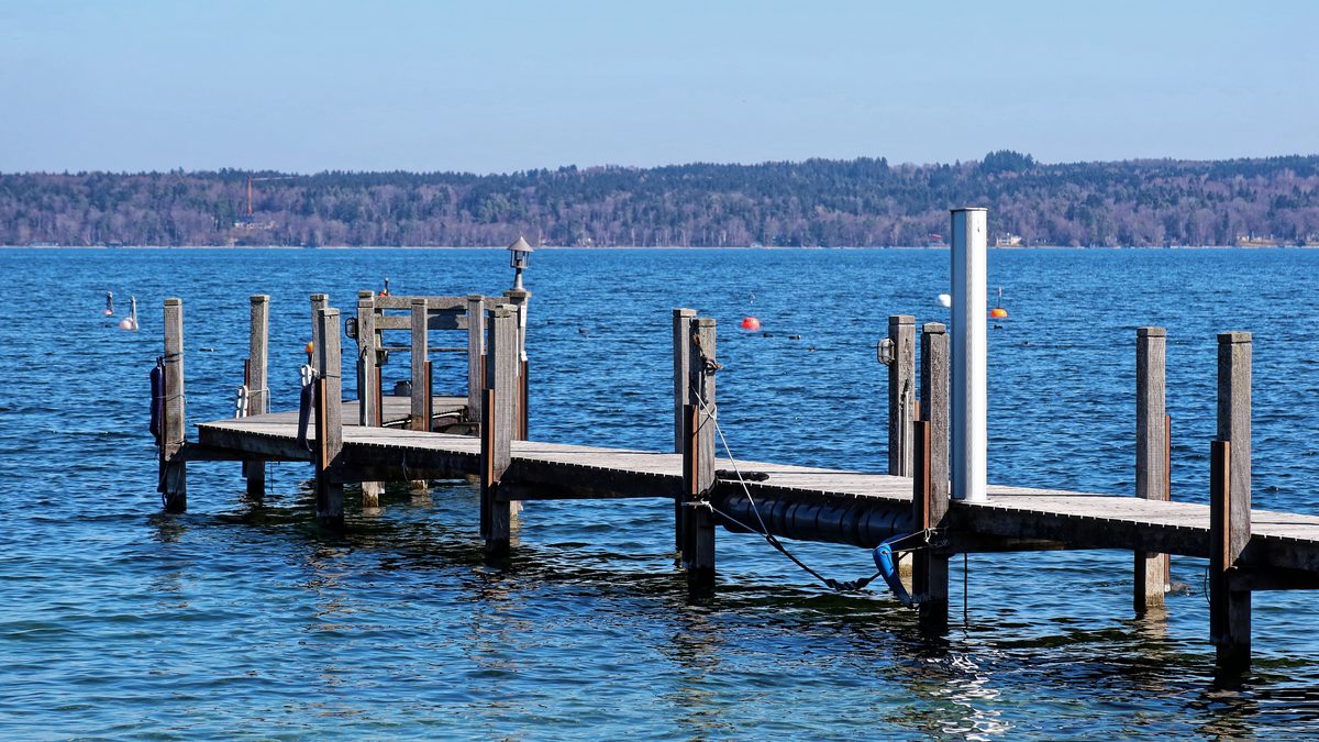 Badesteg am Tutzinger Seeufer