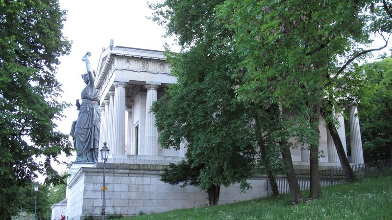 Bavaria und Ruhmeshalle über der Theresienwiese